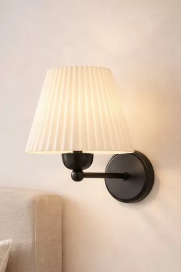 Siyah Pileli Başlıklı Modern İskandinav Aplik