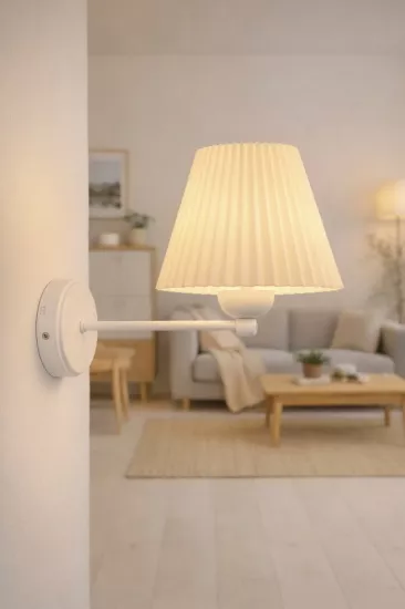 Beyaz Metal Duvar Apliği Pileli Başlıklı Modern İskandinav Duvar Lambası